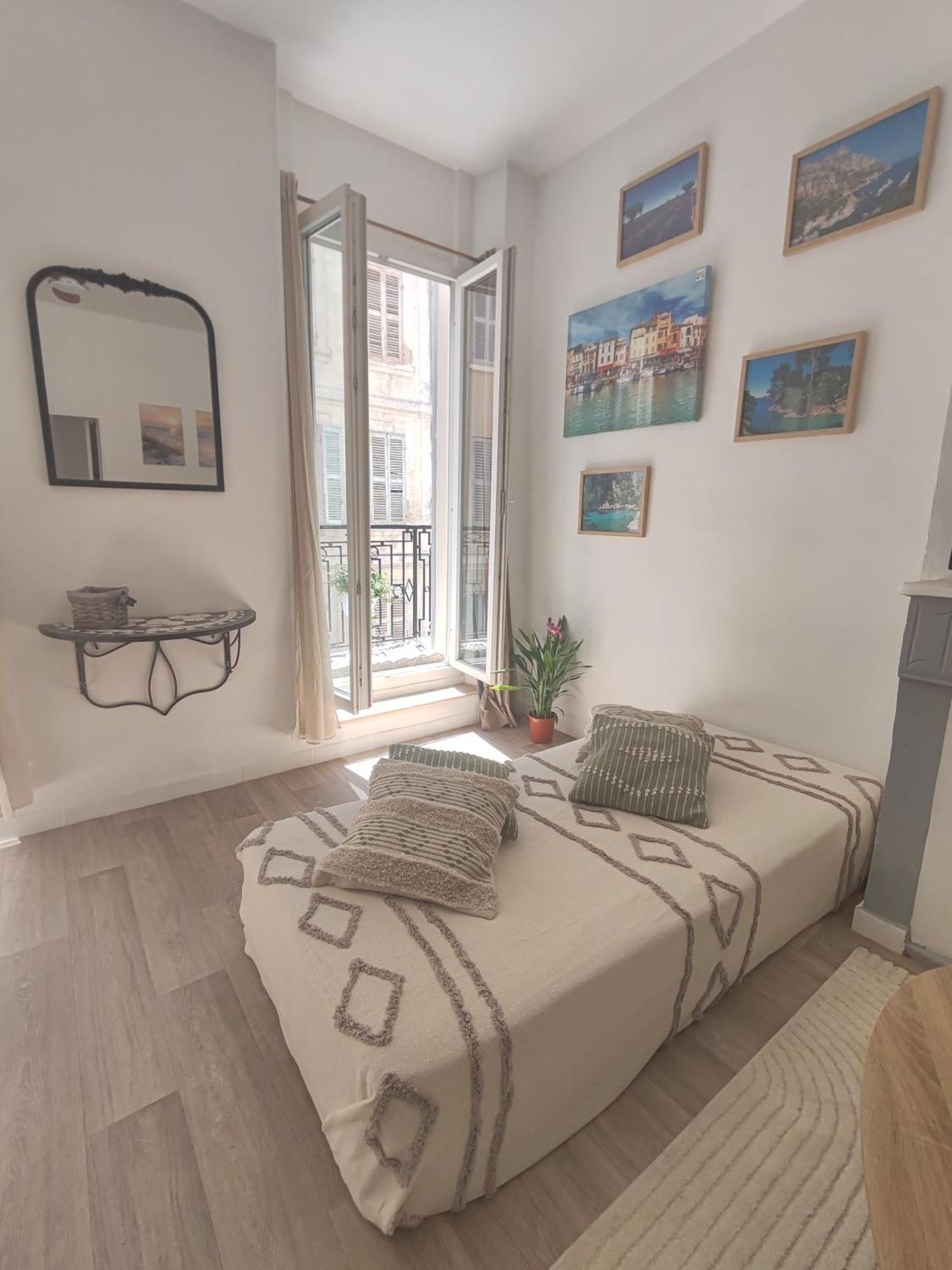 T3 Grand Balcon Au Coeur Du Vieux Port Apartment Marseille Luaran gambar