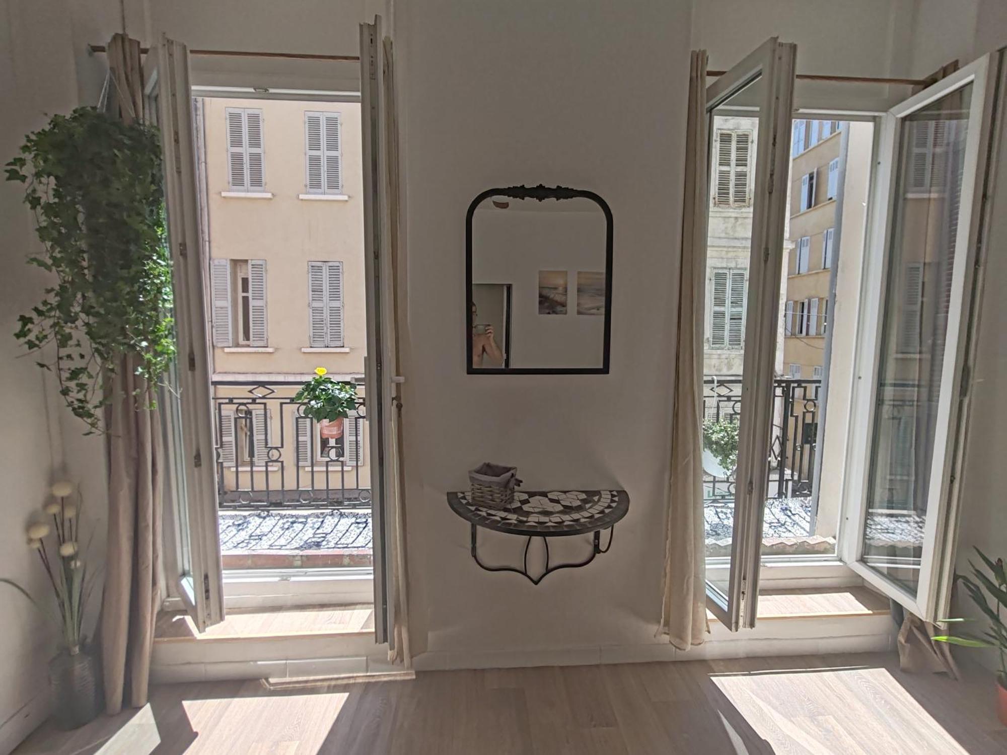 T3 Grand Balcon Au Coeur Du Vieux Port Apartment Marseille Luaran gambar